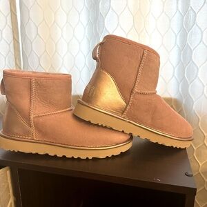 Ugg Mini Boots Size 7 Dusty Rose and Rose Gold